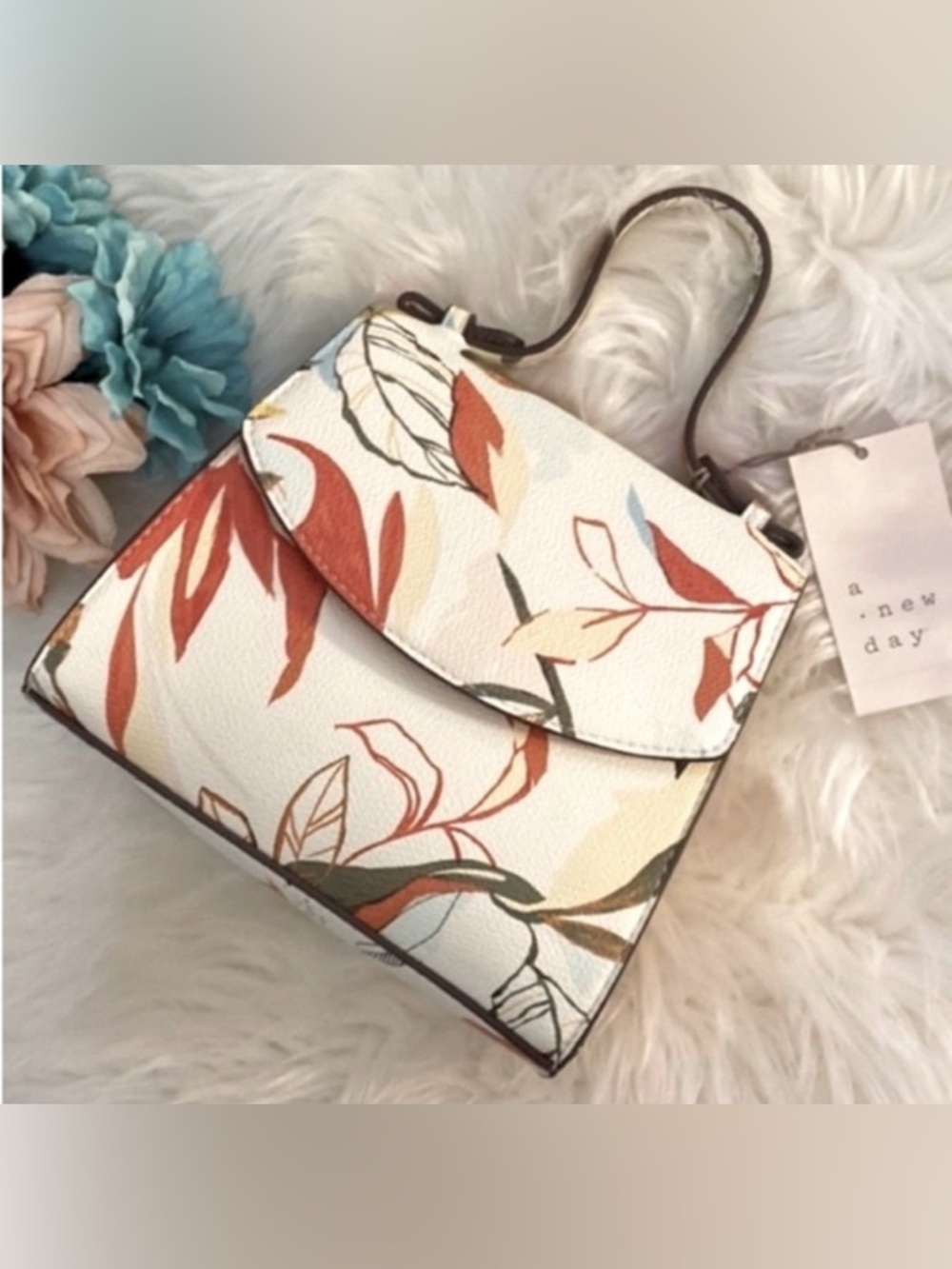 Floral Crossbody Convertible Arm Bag 
With Detachable Strap Sz SM NEW! FIRM!
